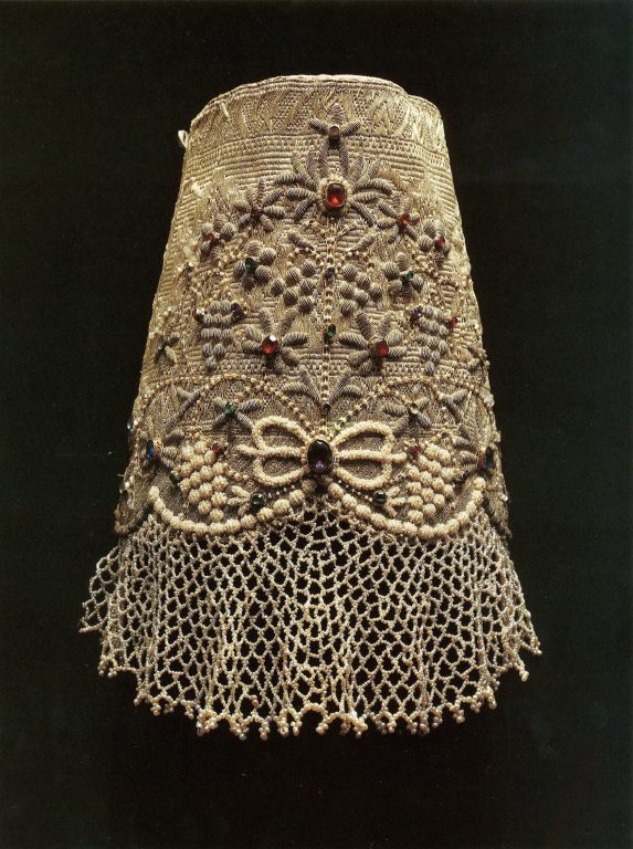 Unmarried girl's headdress. Early 19th century 