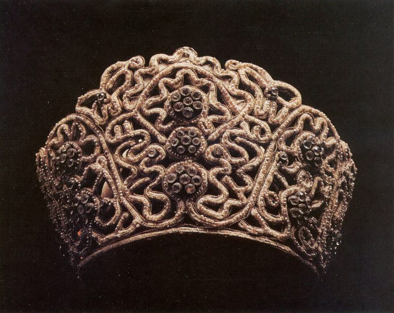 Unmarried girl's cholka headdress. Late 18th - early 19th centuries