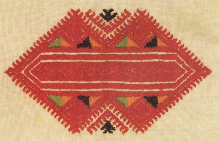 Нарукавная вышивка женской рубахи. Фрагмент. <br/>Конец 19 века
