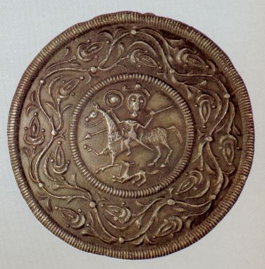 Lid with the image of a horse rider . <br/>15h century
