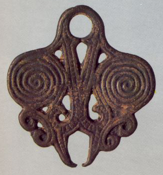 Double-spiral pendant (chainholder). <br/>Еarly 14th century