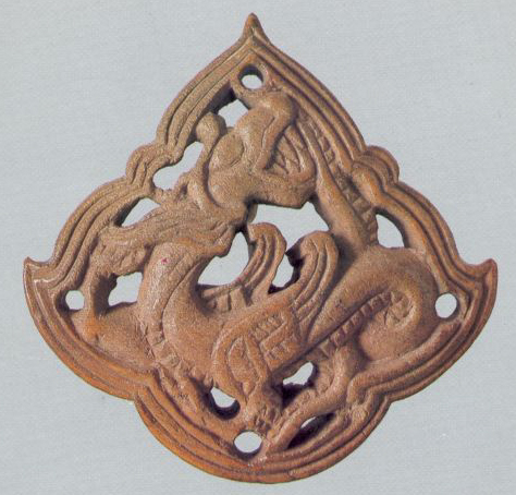 Накладная бляха с изображением дракона. <br/>Начало 14 века