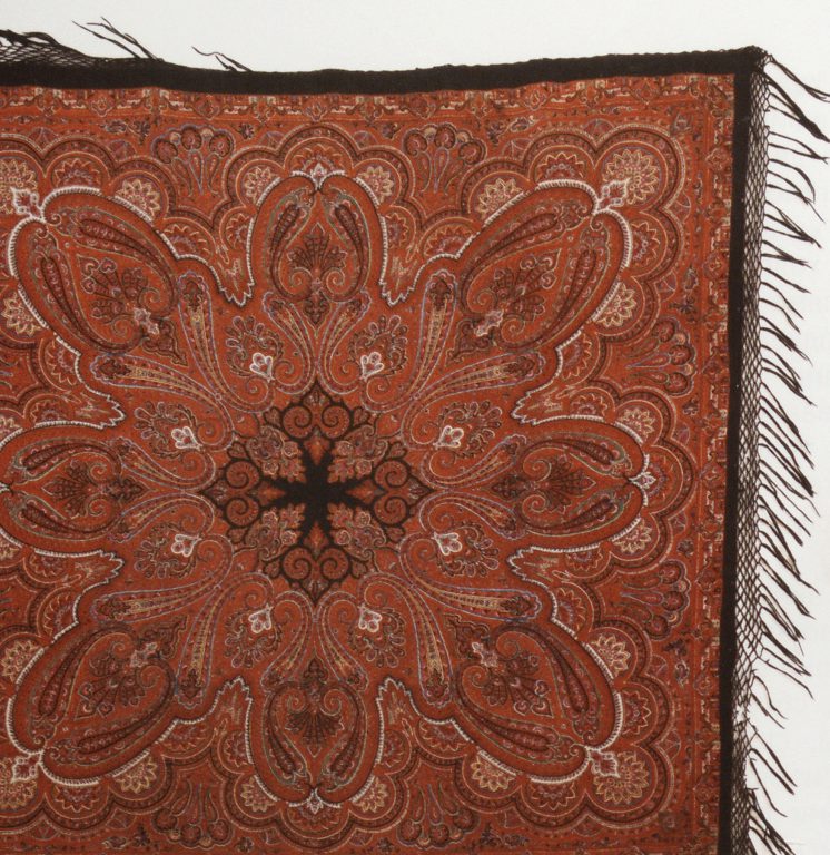 Shawl. <br/>Late 19th century - early 20th century