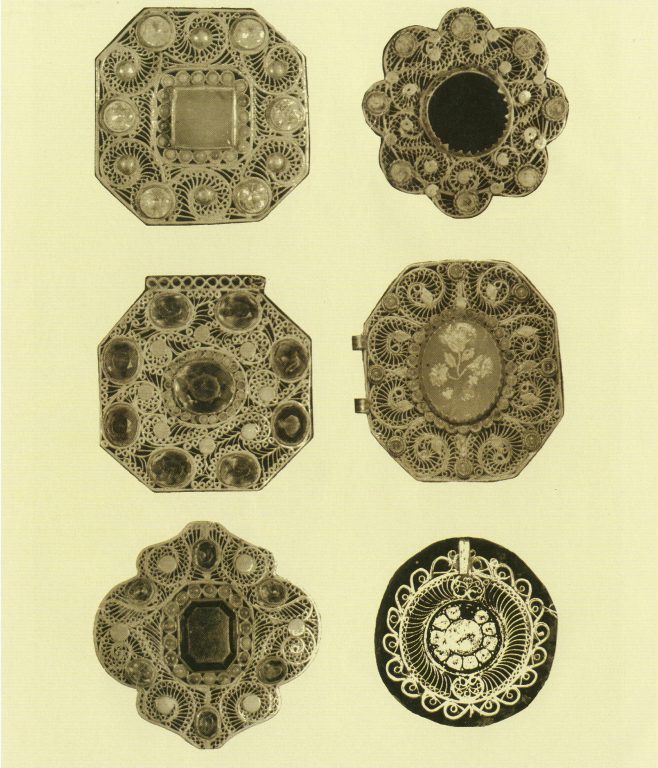 Metal plates for hasite (cross-belt) and izu (chestplate). <br/>Mid-19th century