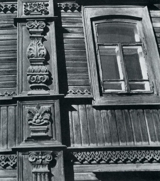 Carved pilasters. <br/>Late 19th century - early 20th century