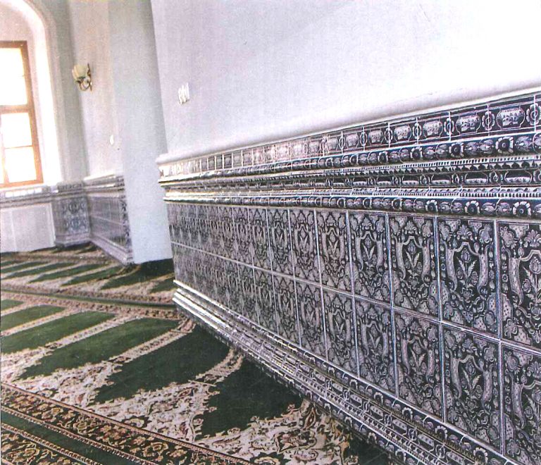 Tiled panel of the prayer hall. <br/>1770 year