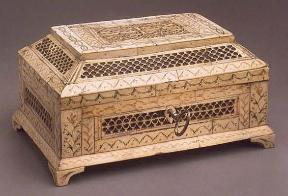 Casket of teremok form