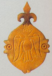 Подвеска с изображением двуглавого орла в короне. <br/>14 век