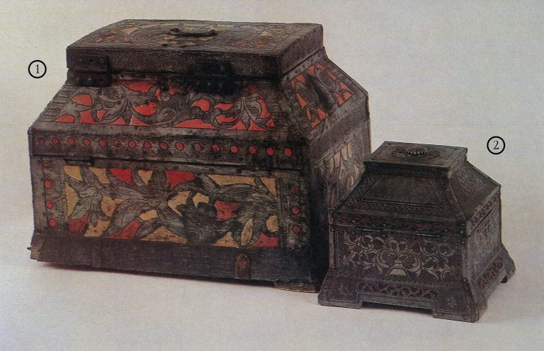 Larets-teremok (small lidded chest)