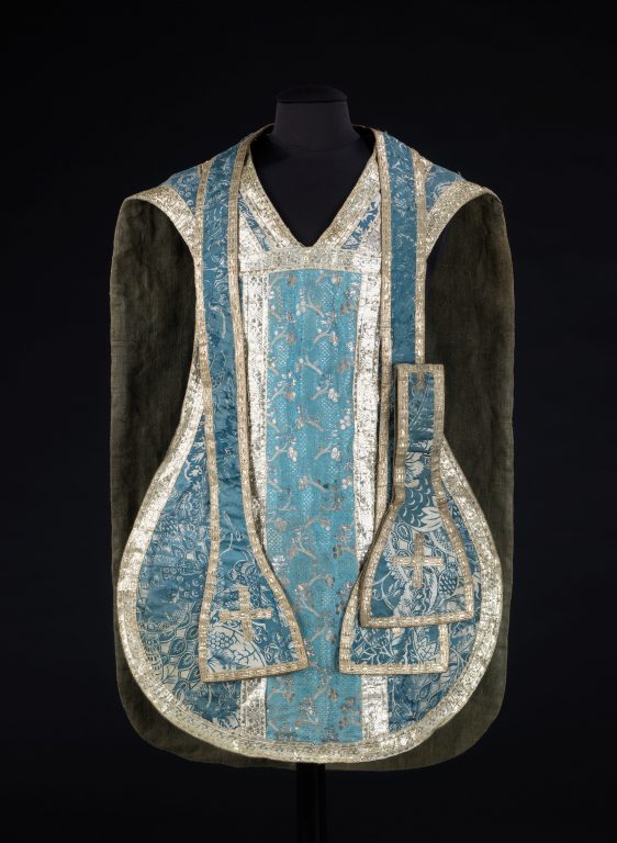 Chasuble, stole and maniple