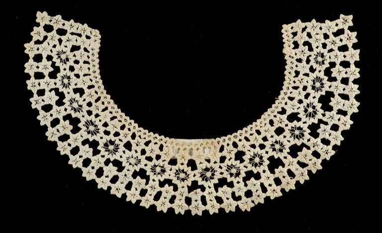 Collar