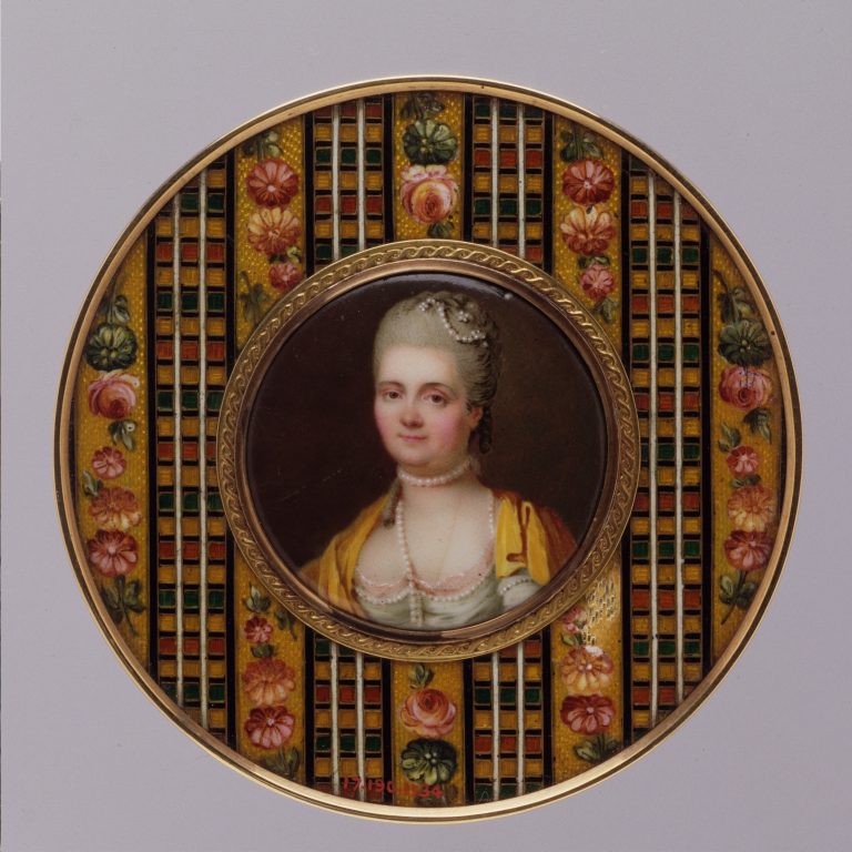 Box with portrait of a woman