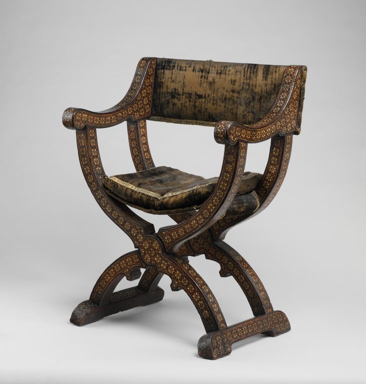 Hip-joint armchair (sillГіn de cadera or jamuga)