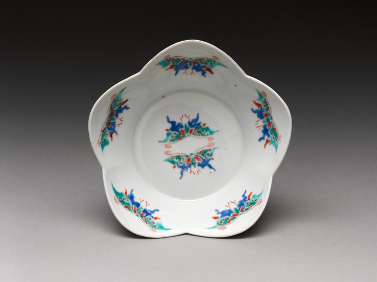 Saucer with butterflies. ca. 1700-1710