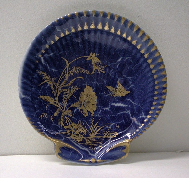 Pair of dishes