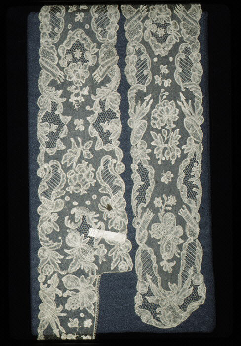 Two joined lappets and papillon edging