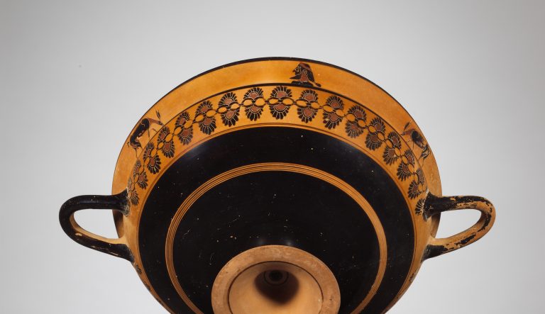 Terracotta kylix: Siana cup (drinking cup)