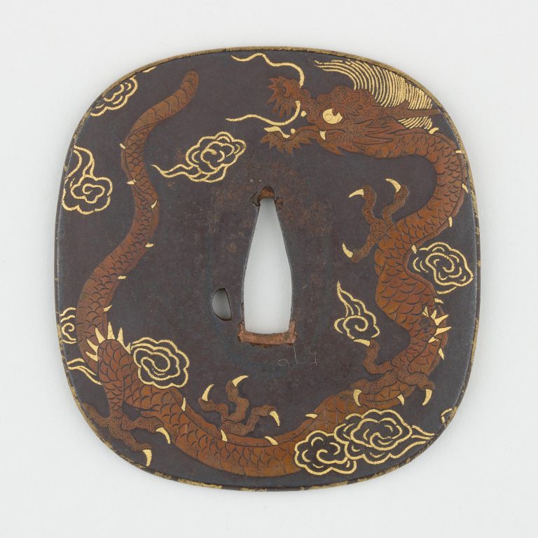 Sword Guard (<i>Tsuba</i>) Depicting Dragon and Paulownia Leaves With Tendrils (йѕЌгЃЁжЎђе”ђиЌ‰е›ійђ”)