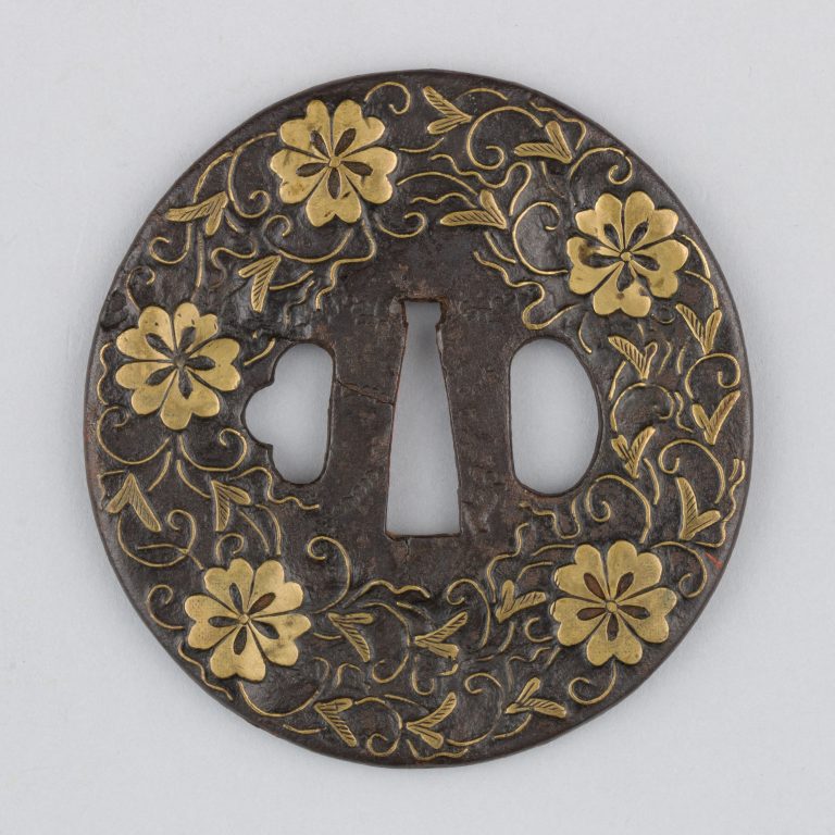 Sword guard (<i>Tsuba</i>) With Cherry Blossom Motif (жЎње›ідёЋе››йѓЋи±ЎеµЊйђ”)