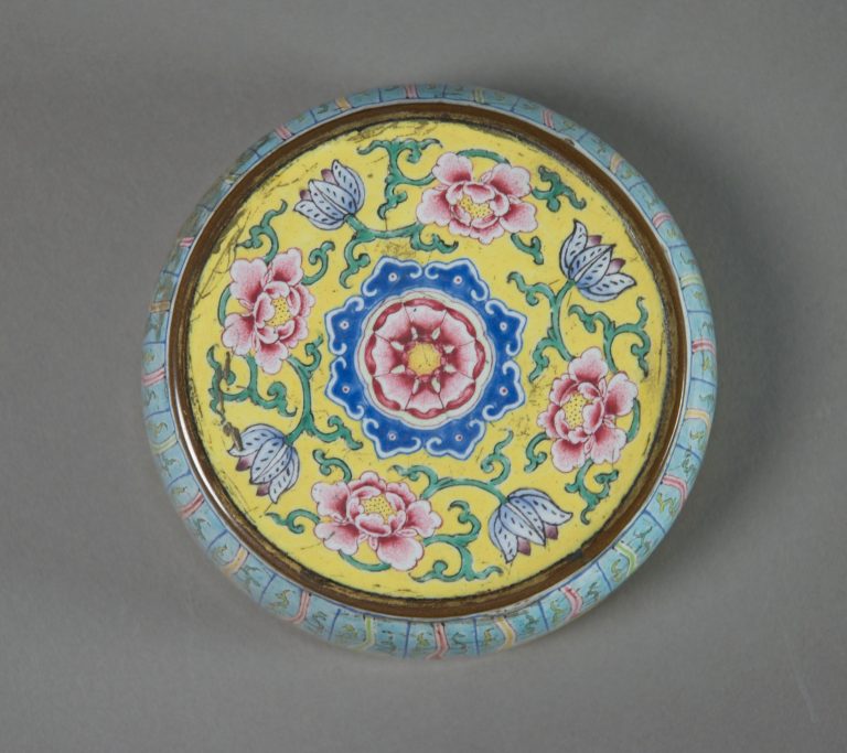 Jar with Floral Scrolls and Wrapped-Cloth Design