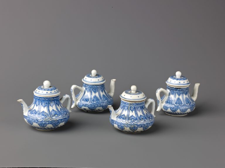 Small covered wine pot or teapot