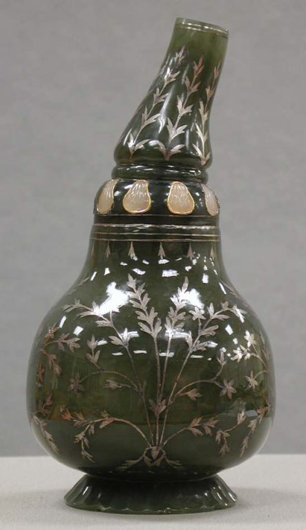 Bottle in the shape of a gourd