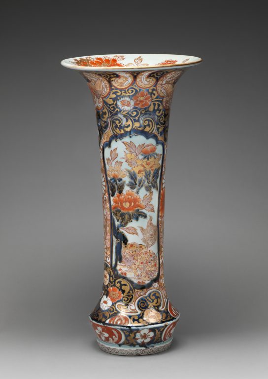 Beaker vase (part of an assembled garniture)