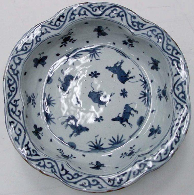 Dish with Decoration of Oxen and Cherry Blossoms