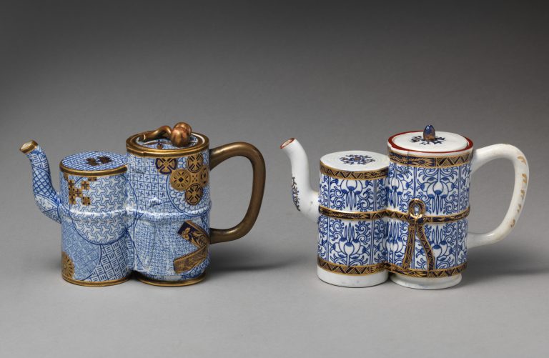 Teapot with double bamboo body