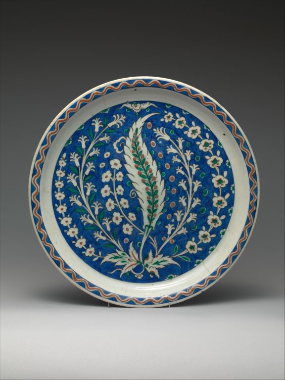 Dish with Growing Saz and Floral Design